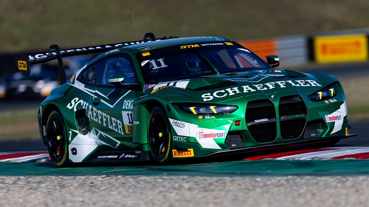 For the BMW M Motorsport engineers, the key to optimizing the BMW M4 GT3 was intense dialogue with the teams and drivers.