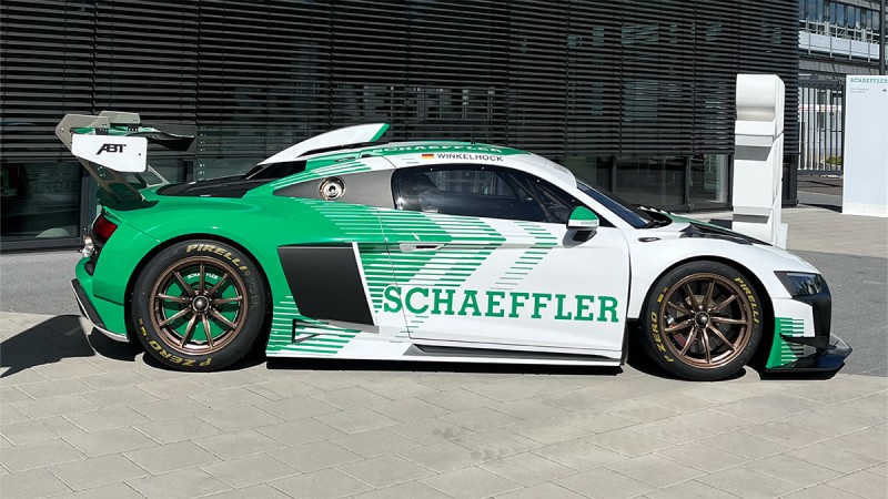 As part of the DTM race at the Nürburgring, the wet lamella brake will be used for the first time in the Schaeffler Innovation Taxi.
