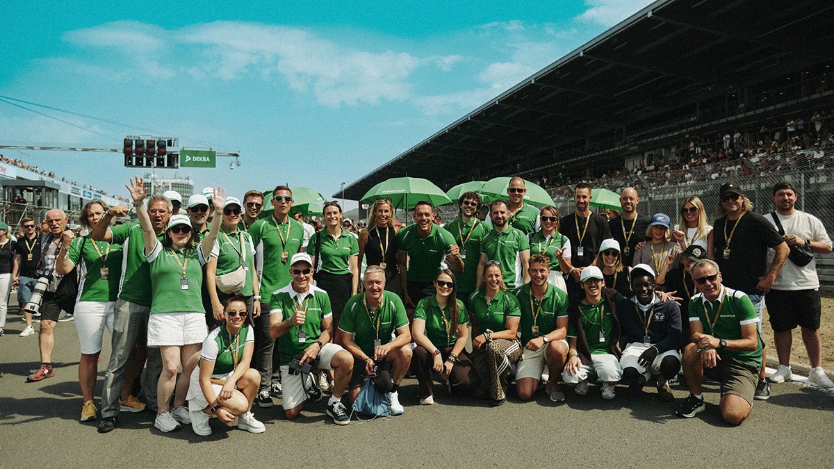 Ali Suleman together with the Schaeffler team at the DTM race at the Nürburgring.